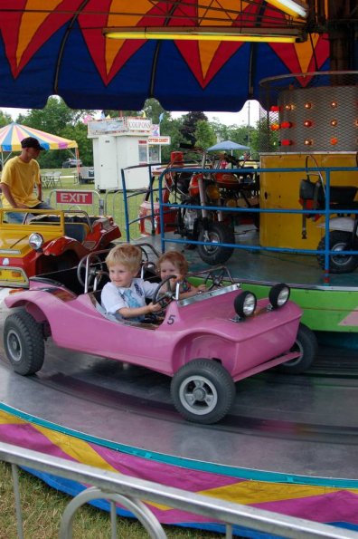 Fake merry-go-round